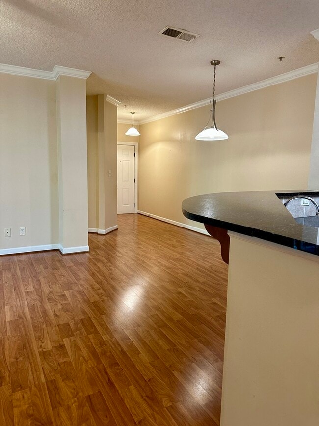 Foto del edificio - 208 Sterling Oaks Dr