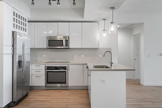 Foto del edificio - 999 SW 1st Ave