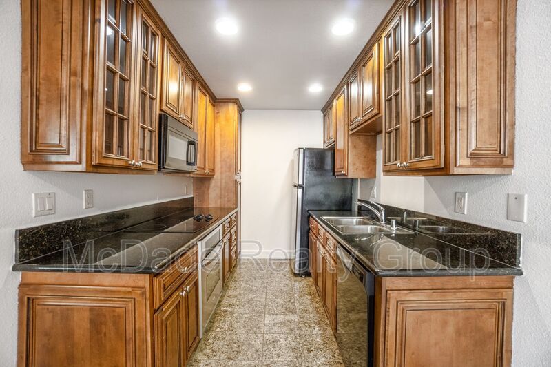 8509 Villa La Jolla Dr Unit B, San Diego, CA 92037 Condo for Rent in