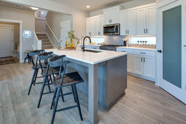 Building Photo - Luxurious 3 Bed, 3 Bath Home, Prime Locati...