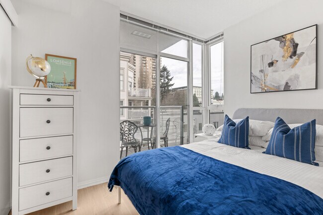 Photo du bâtiment - 168e Esplanade Ave