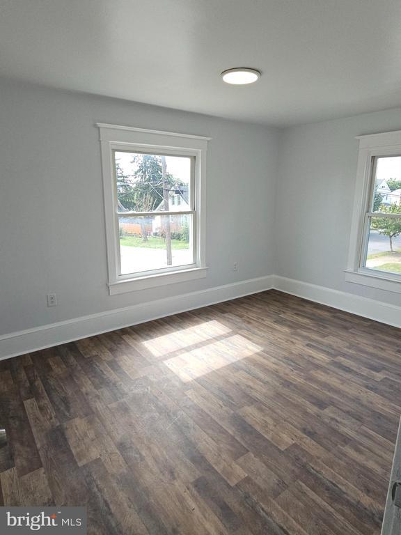Building Photo - 333 S Rosemont Ave