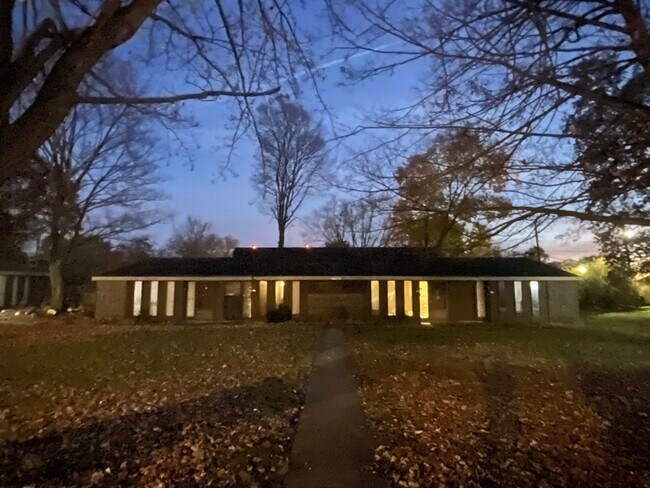 Foto del edificio - 4920 Old Maysville Rd