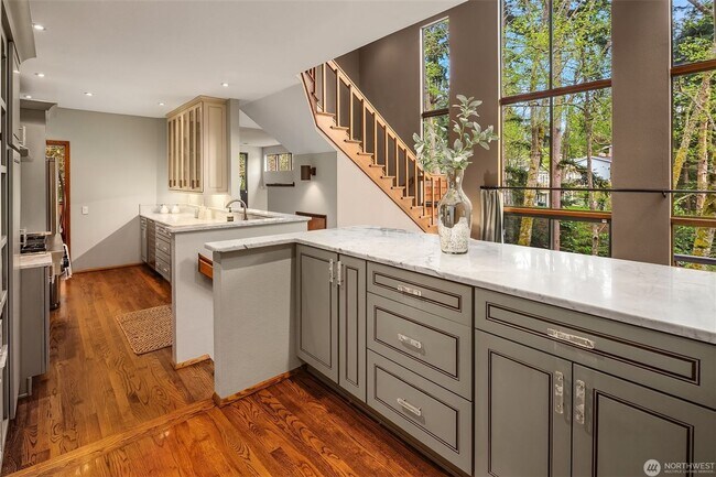 Building Photo - 3bd/2.25ba Edmonds House