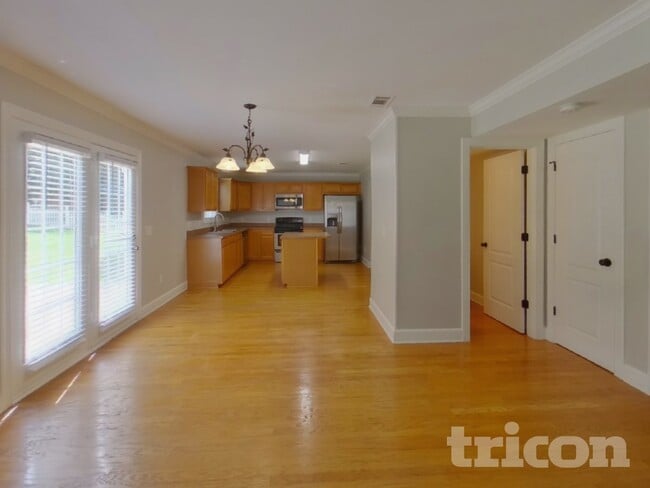 Building Photo - 1940 Portway Rd