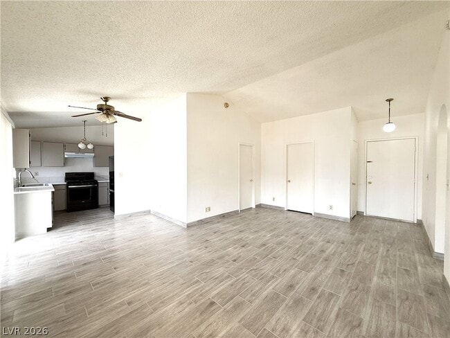 Foto del edificio - 5625 Ballinger Dr