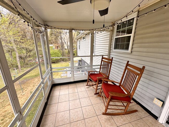 Building Photo - 53 Paw Paw Dr