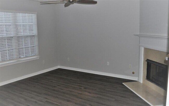 Building Photo - 2690 Waverly Hills Dr
