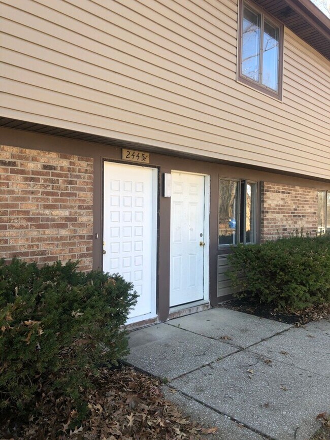 Foto del edificio - 2-Bedroom Townhouse in Stow, OH – Offering the perfect blend of comfort, convenience, and modern ...