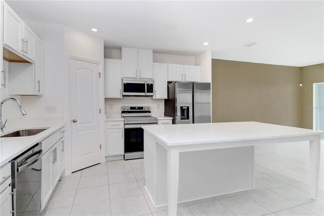 Building Photo - 32103 Pond Apple Bnd