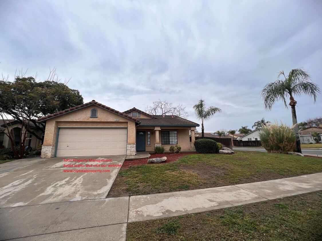 1825 MODOC AVE 3 BEDROOM 2 BATHROOM EASTSI... House Rental in Tulare