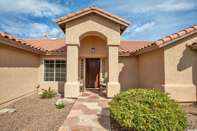 Building Photo - Pool home for rent June 1, 2025