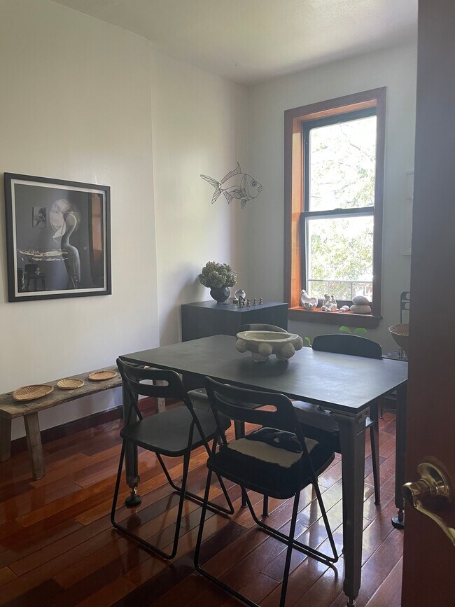 Dining room - 335 61st St