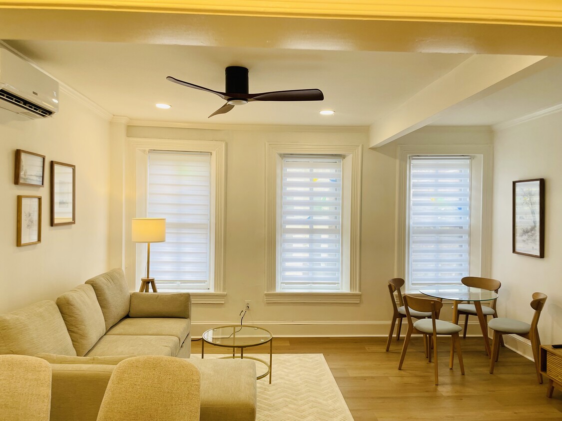 Photo - 313 C St SE (Washington, DC)