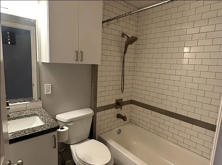 Building Photo - 71 S Main St