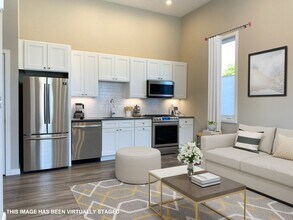 Building Photo - 345 Pleasant St