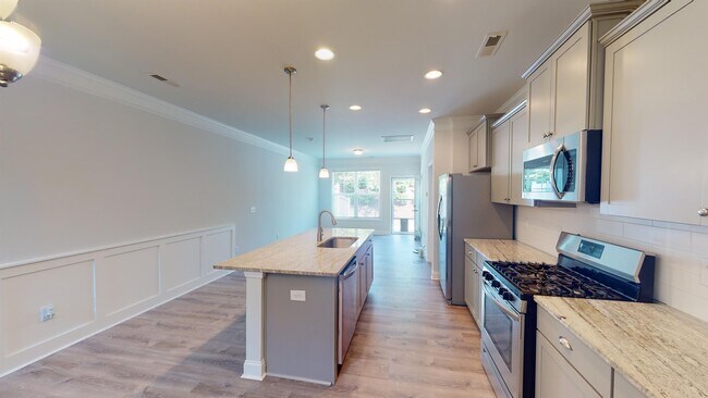 Foto del edificio - 816 Riley Ln
