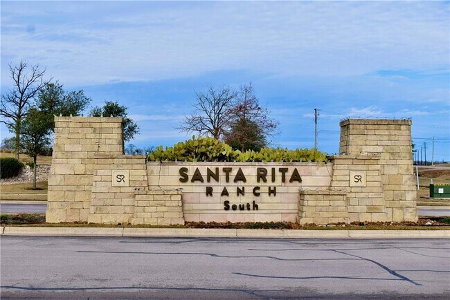 Foto del edificio - 228 La Dera Dr
