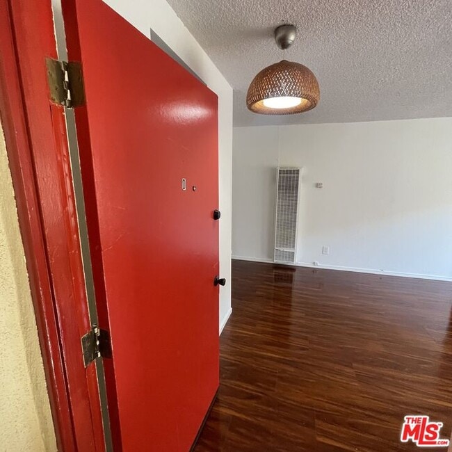 Foto del edificio - 2112 Manhattan Beach Blvd