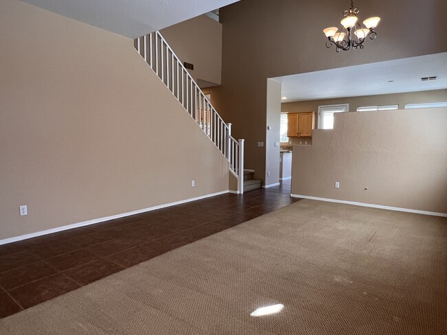 Building Photo - 6631 S Classic Way