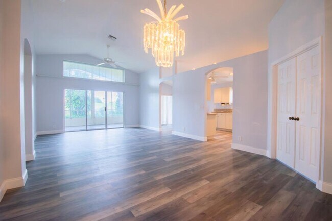 Building Photo - 7243 Modena Dr