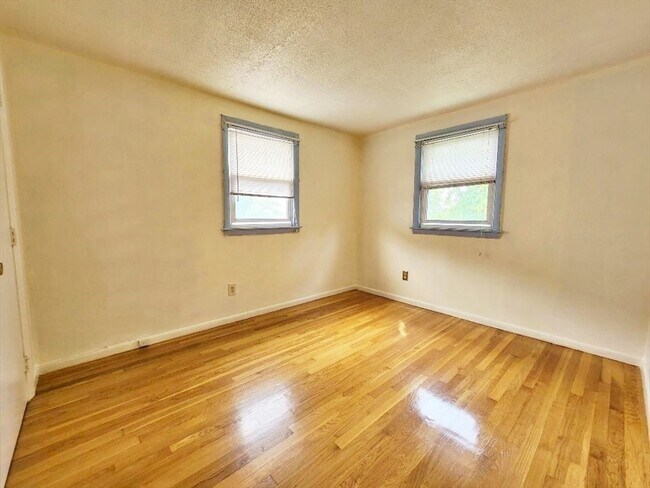Foto del edificio - 183 Reservoir Ave