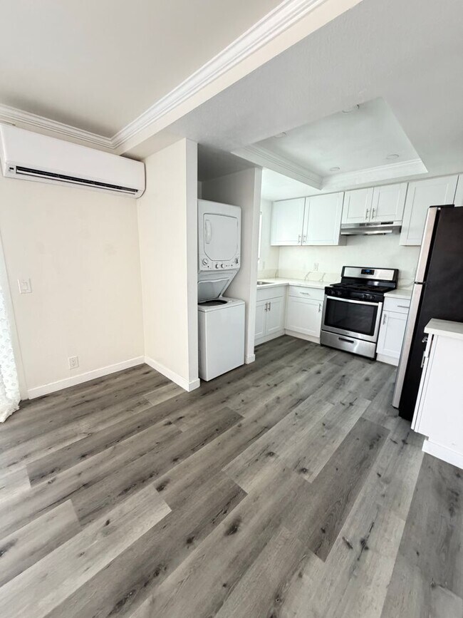 Building Photo - 311 Zenith St