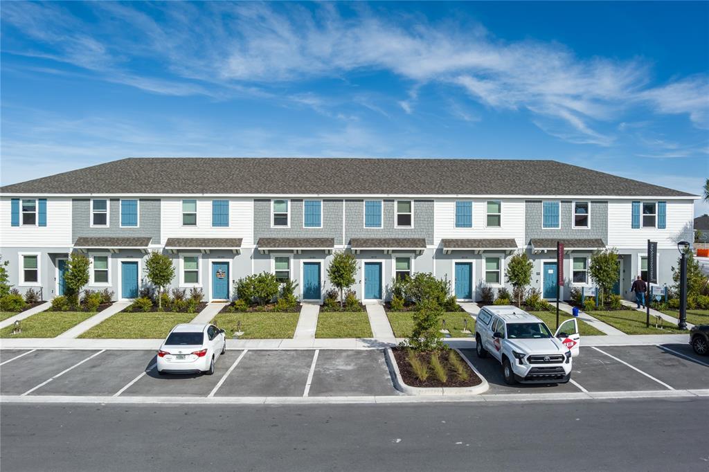 Primary Photo - 14052 Textile Run