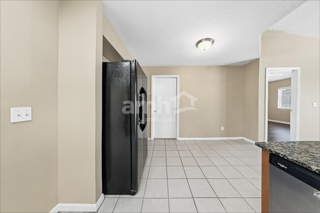 Building Photo - 12024 Cedarfield Dr