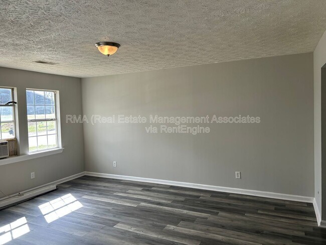 Foto del edificio - 411 E Central Ave