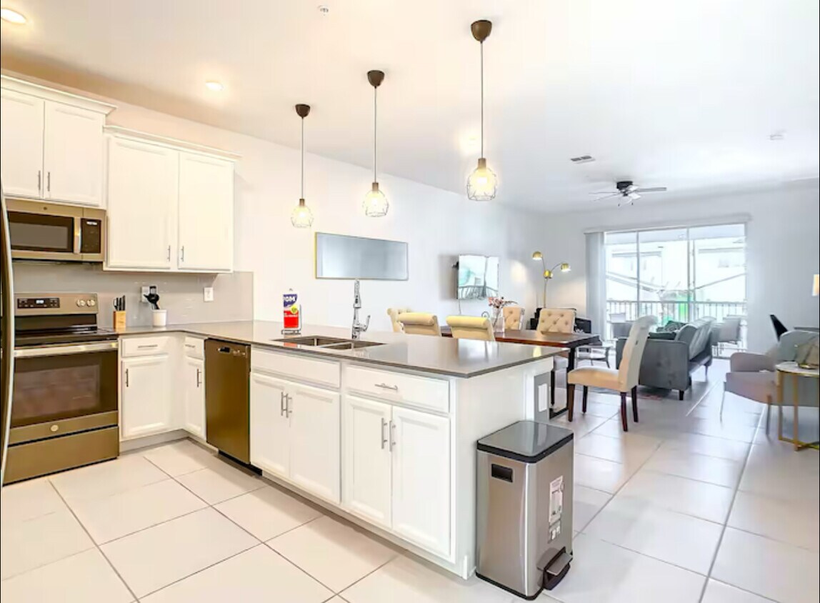 Building Photo - 8879 Cabot Cliffs Dr