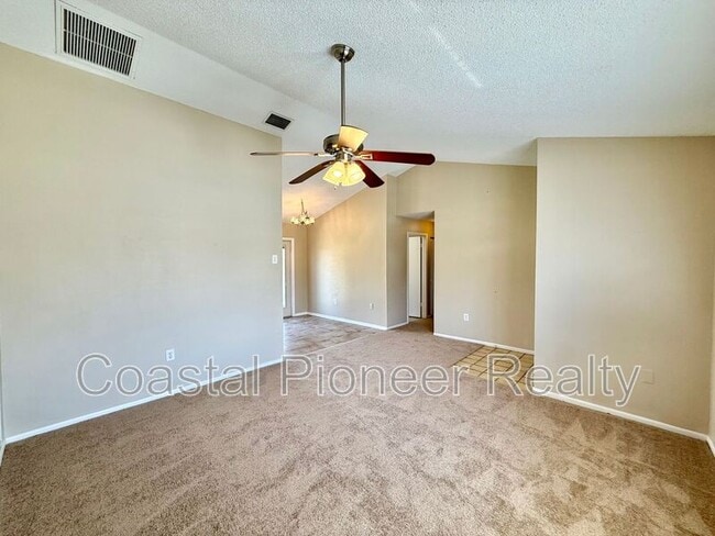 Building Photo - 1301 Greenlea Dr