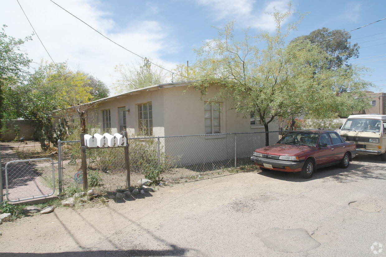 Foto principal - 1014 E Chauncey Ln