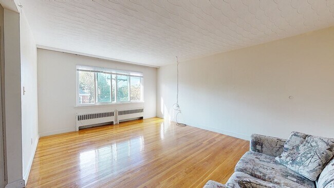 Foto del edificio - 254 Corey Rd