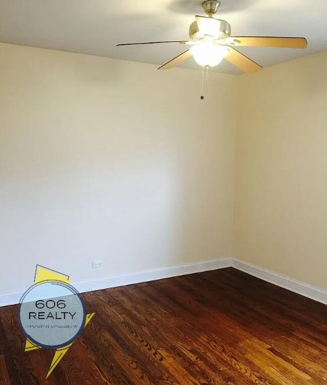 Foto del edificio - 4860 W Warner Ave