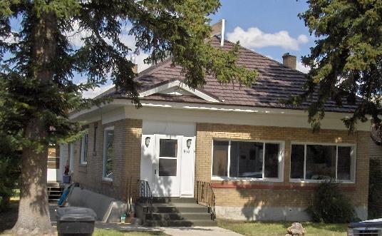 Building Photo - 810 Cedar Ave