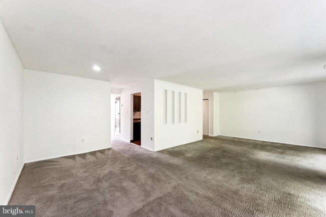 Building Photo - 575 Wilson Bridge Dr