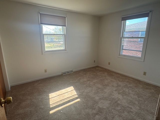 Foto del edificio - 646 W Main St