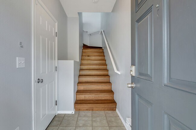 Foto del edificio - 2 Bed 1 Bath Condo in Lakeland Hills