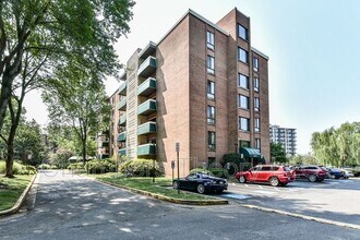 Building Photo - 6147 Leesburg Pike