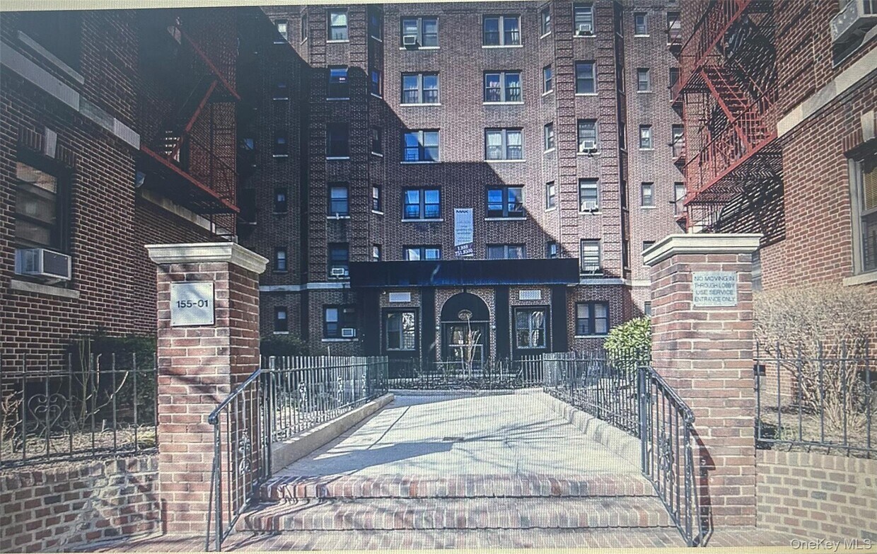 Foto principal - 15501 90th Ave