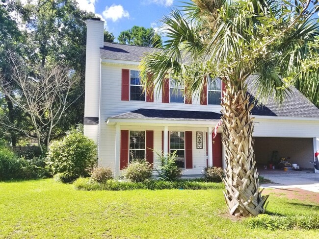 Building Photo - Beautiful 4 Bedroom Home in Center Lake Su...