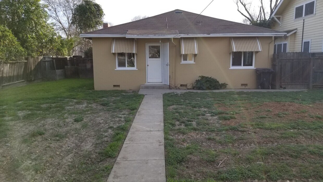 1025 R St, Newman, CA 95360 House Rental in Newman, CA