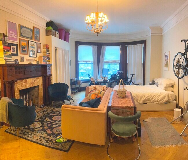 Building Photo - 469 Beacon St