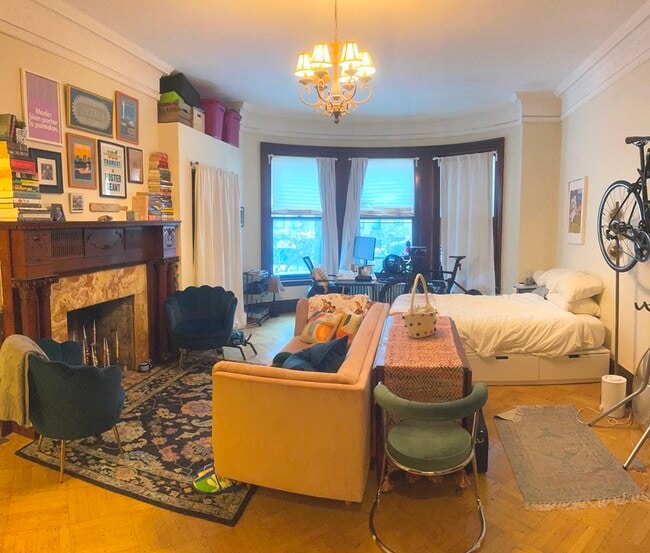 Building Photo - 469 Beacon St