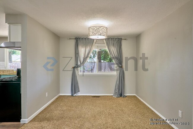 Foto del edificio - 17465 NW Carl Ct