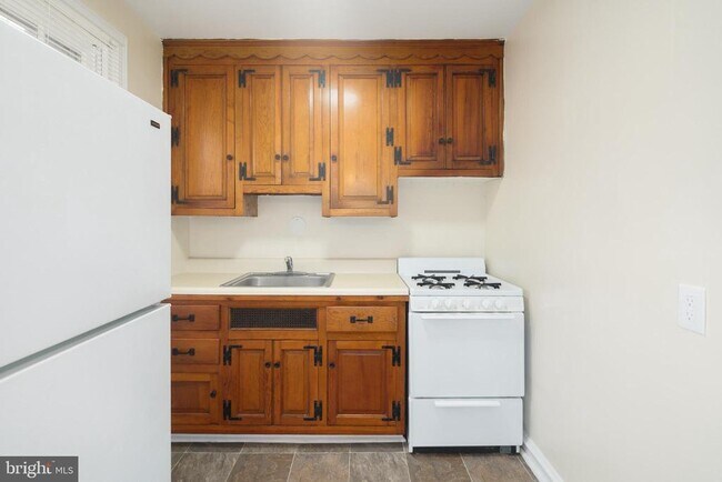 Foto del edificio - 2828 Midvale Ave