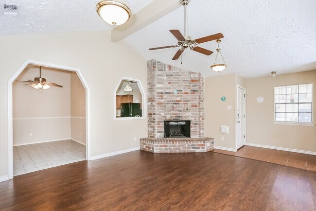 Foto del edificio - 11 Crestbriar Ct