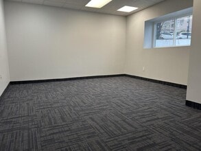 Building Photo - 2025 Central Park Ave