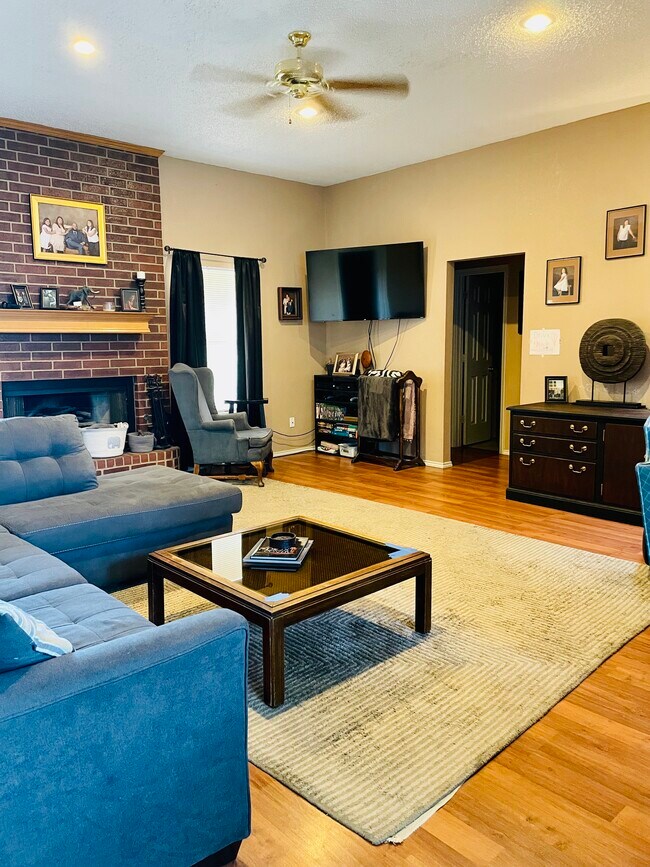 Foto del edificio - 5822 3rd St